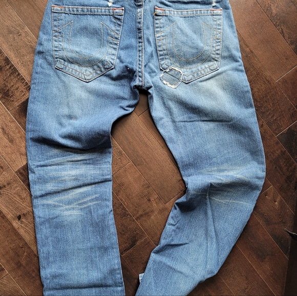 Men's True Religion distressed jeans - Picture 6 of 6